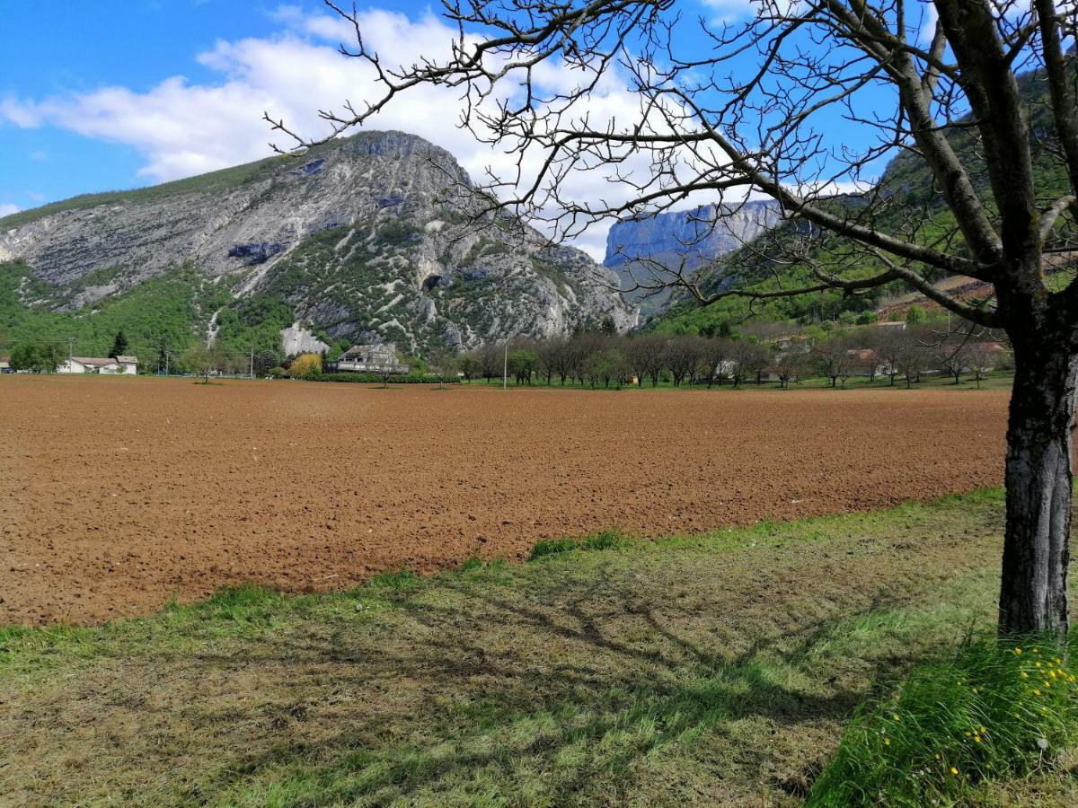 La Grande Chambre Saint-Jean-en-Royans Exteriér fotografie